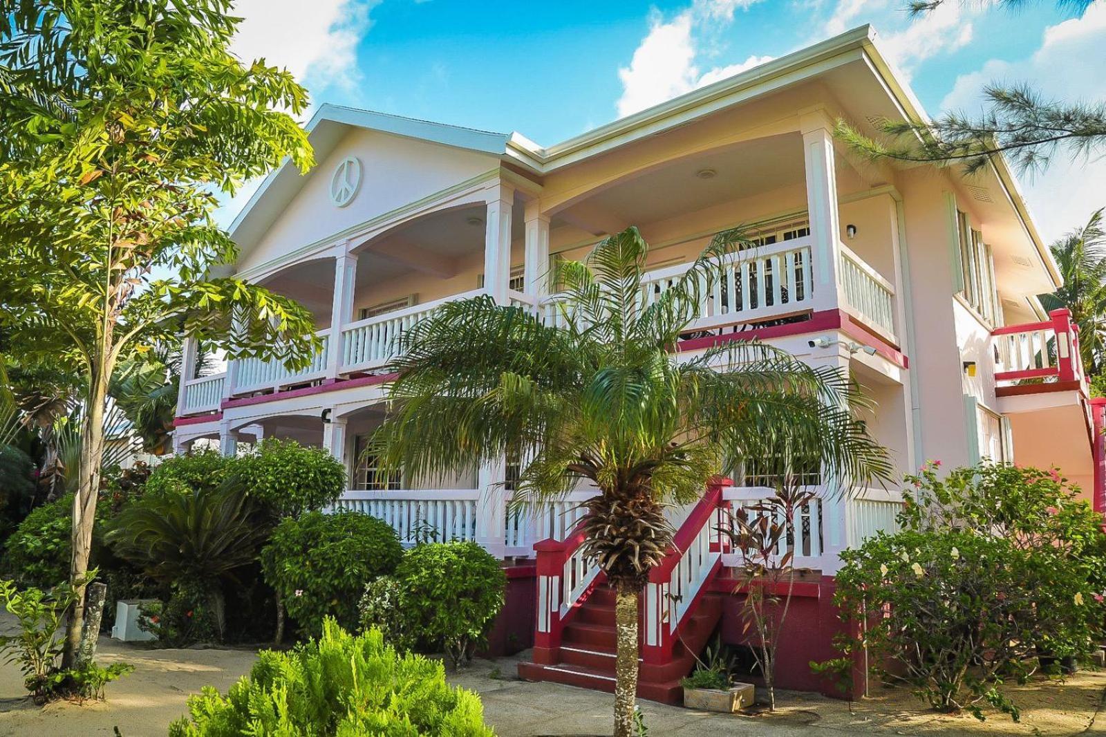 Miramar Suites Placencia Exterior photo